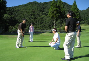 併設するショートコースで、実践練習！ゴルフの楽しさがわかりますよ(^^)/マナーも学べて、グットゴルファーを目指しましょう！